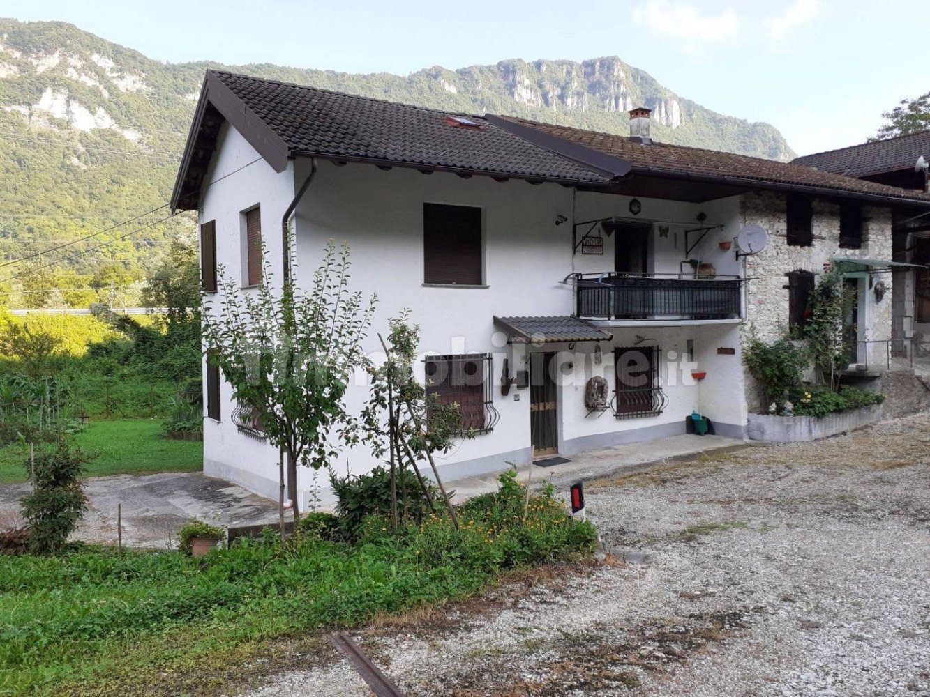 3 bedrooms Villa in Fonzaso, Italy No. 250889