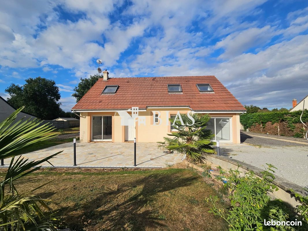 Casa de 4 dormitorios en Eure, France No. 357336