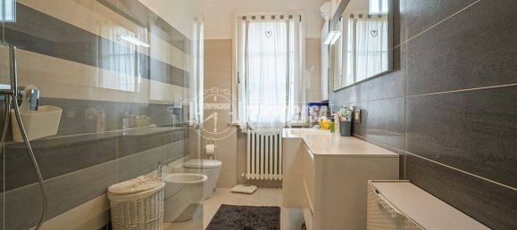 2 غرف نوم شقة في Sirmione, Italy رقم 285499 15