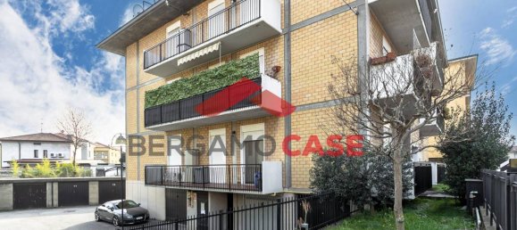 2 rooms Apartment in Curno, Italy No. 37471 11