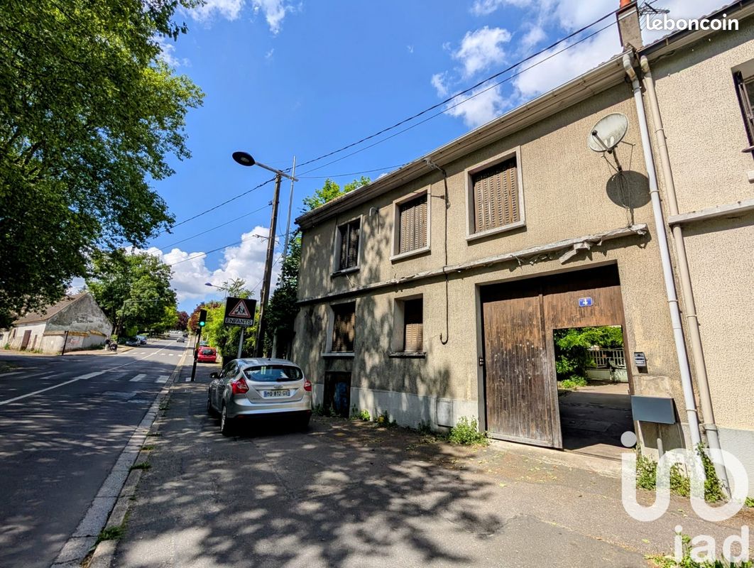 Casa de 5 dormitorios en Domont, France No. 285423