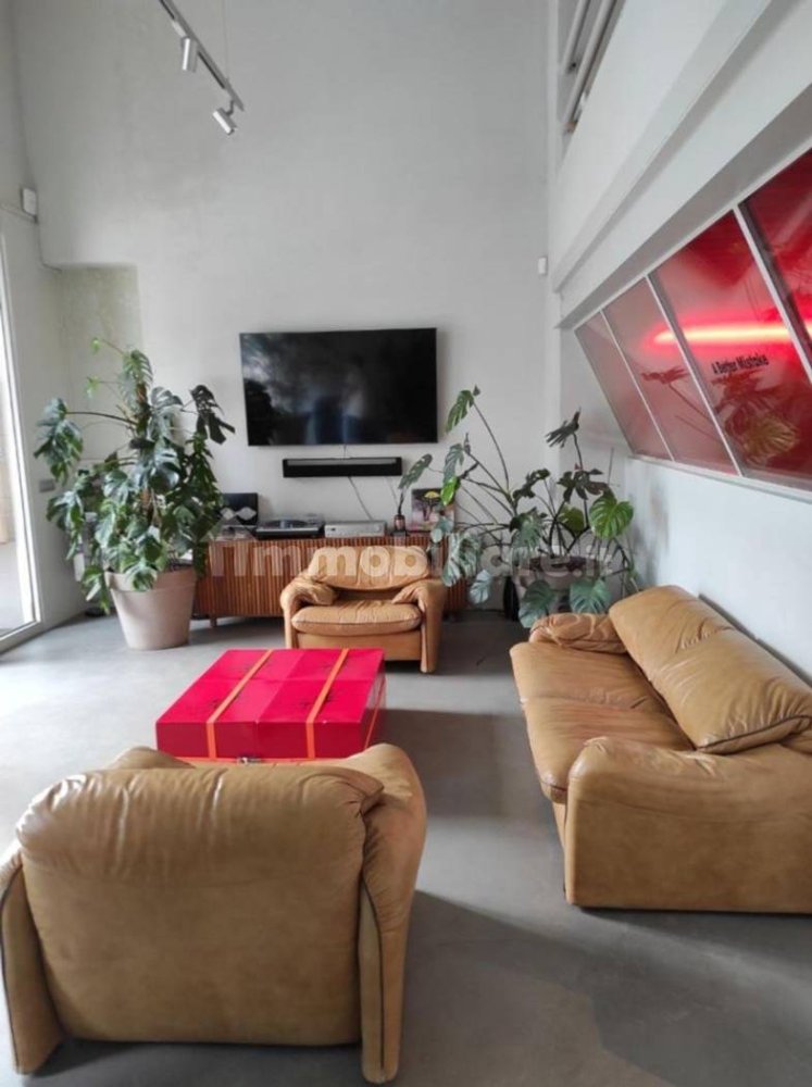 5 bedrooms Apartment in Milan, Italy No. 246883