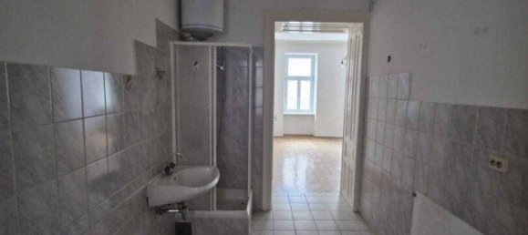 Studio in Brigittenau, Austria No. 153839 3