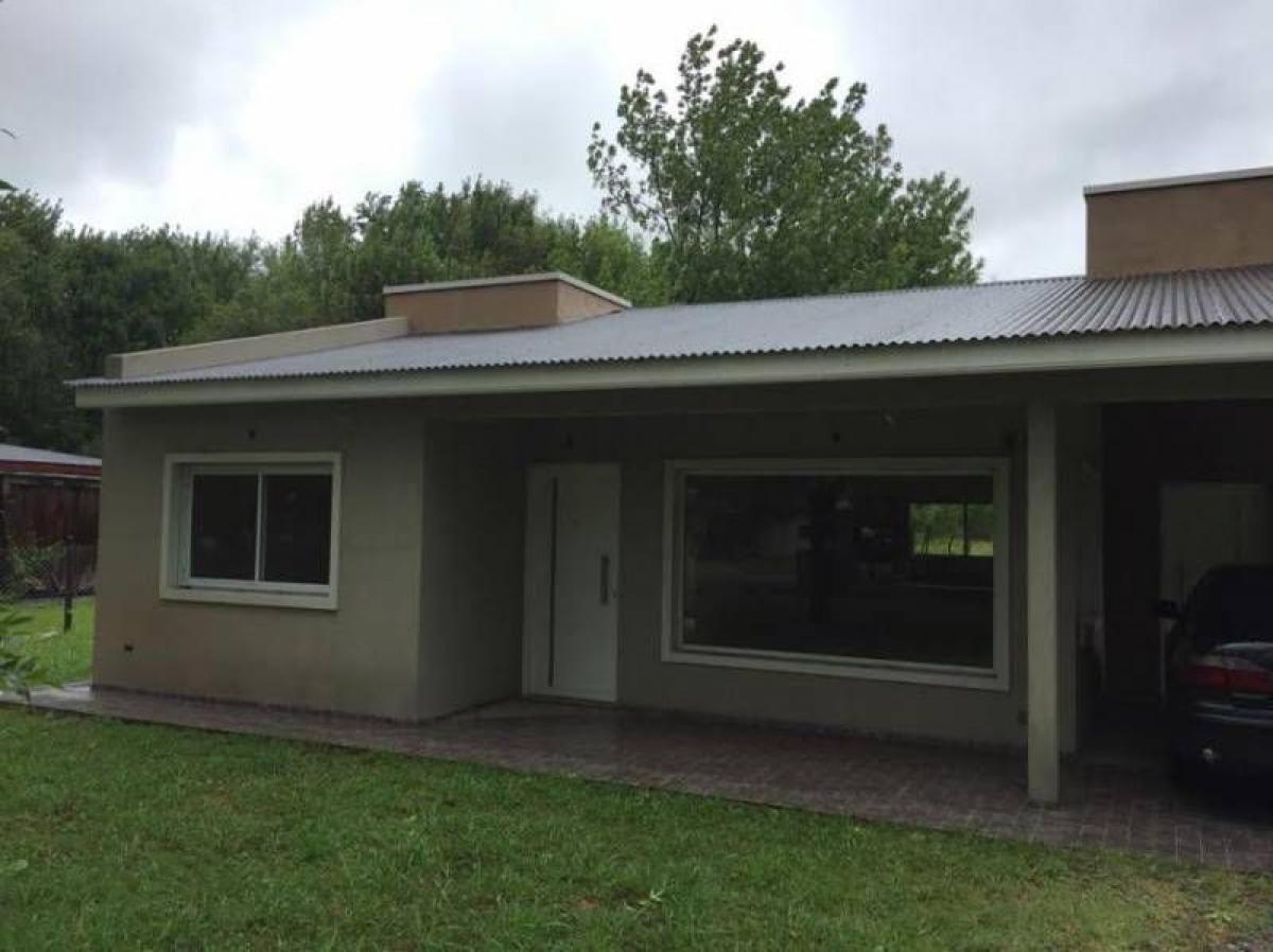 2 bedrooms House in Presidente Peron, Argentina No. 18054