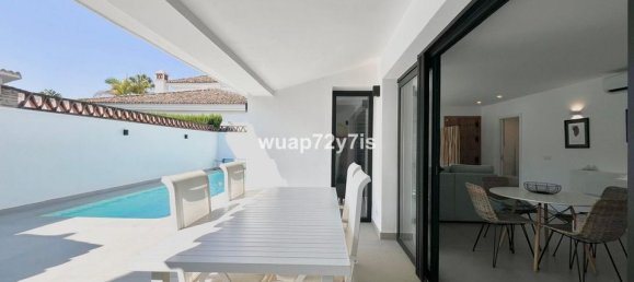 2 bedrooms Villa in Estepona, Spain No. 186077 16