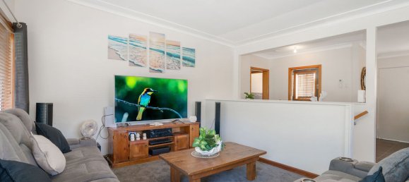 4 bedrooms House in Sussex Inlet, Australia No. 722 10