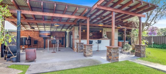 4 bedrooms House in Sussex Inlet, Australia No. 722 3