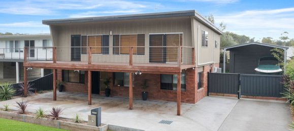 4 bedrooms House in Sussex Inlet, Australia No. 722 2