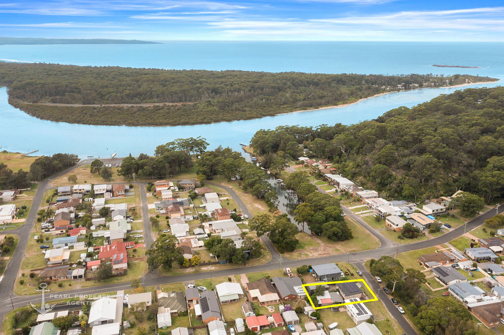 4 bedrooms House in Sussex Inlet, Australia No. 722