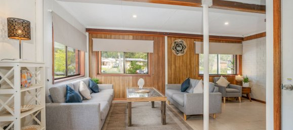 4 bedrooms House in Sussex Inlet, Australia No. 722 17