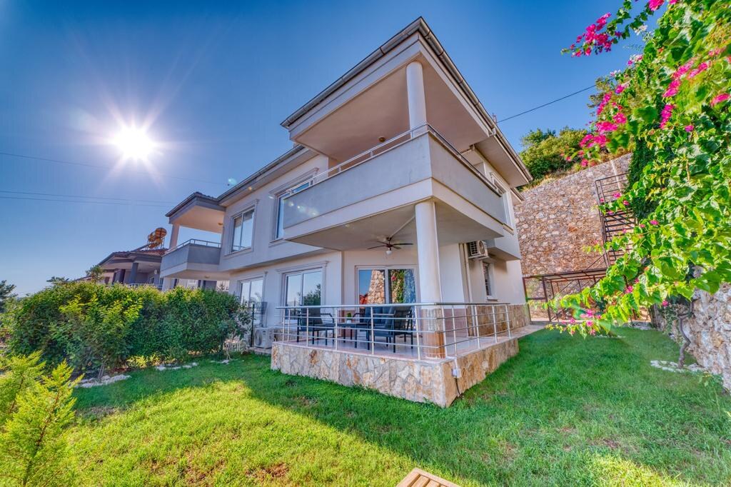 Villa 3+1 in Alanya, Turkey No. 28054