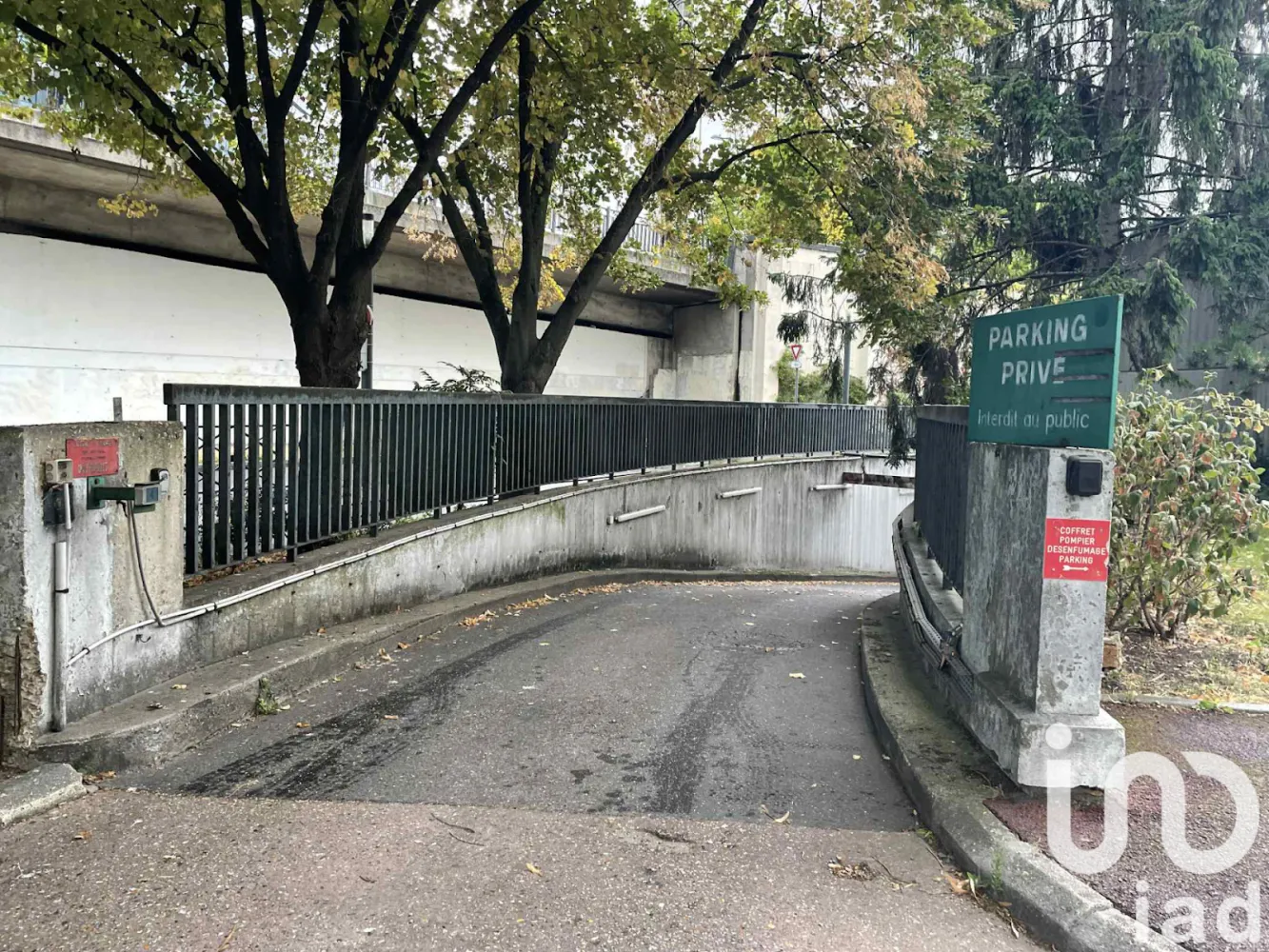 Estacionamiento en Courbevoie, France 11 m² No. 319755