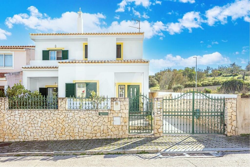 3 bedrooms House in Mexilhoeira Grande, Portugal No. 85257