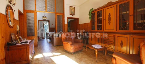 2 bedrooms Apartment in Vinci, Italy No. 137470 3