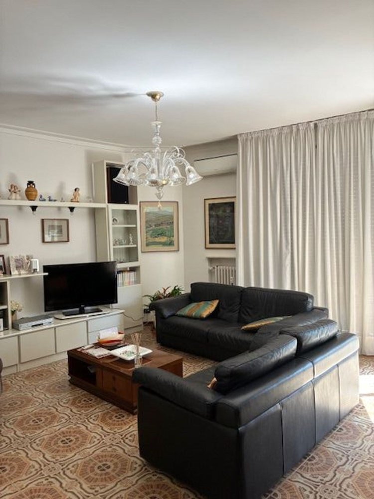 4 Schlafzimmer Wohnung in Reggio Emilia, Italy, Nr. 341757