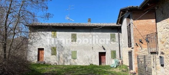 3 bedrooms House in Zocca, Italy No. 12665 2
