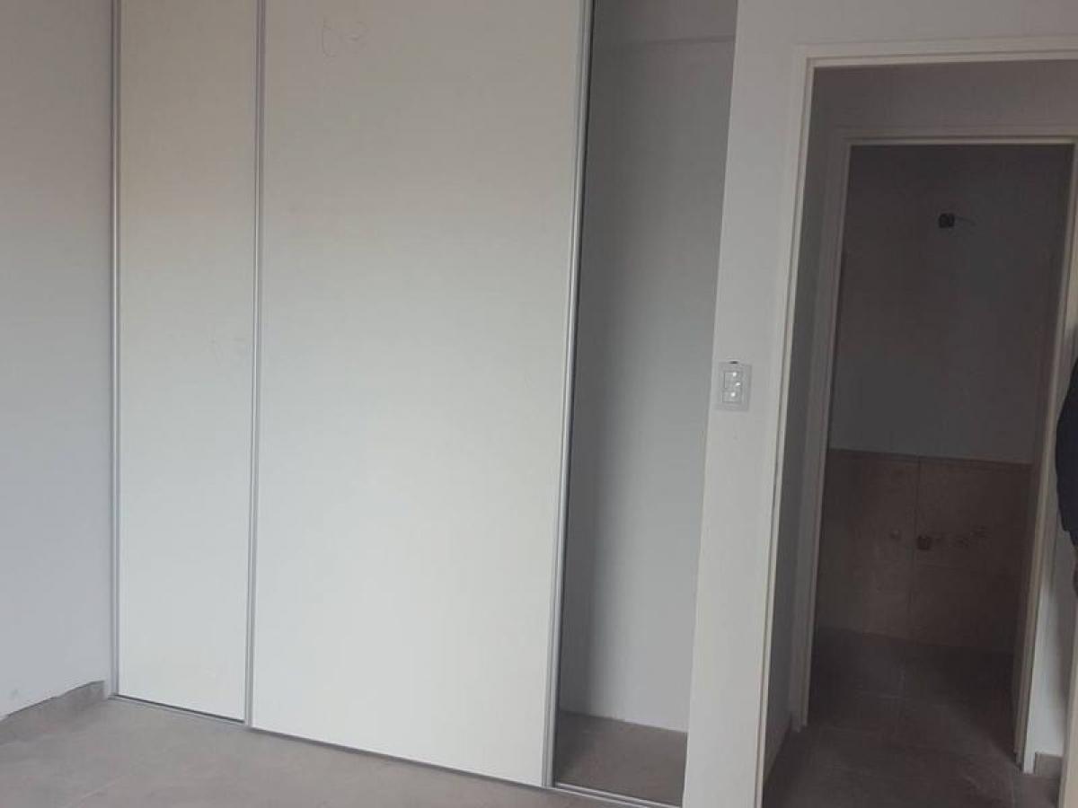 Apartamento de 2 dormitorios en Buenos Aires, Argentina No. 103768