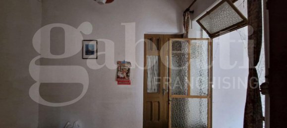 3 rooms House in Monserrato, Italy No. 40180 8