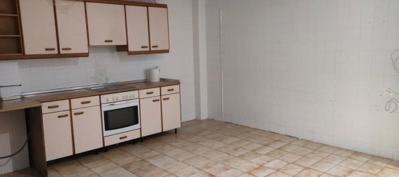 4 bedrooms Apartment in Zaragoza, Spain No. 191500 9