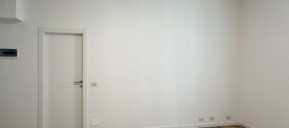 2 rooms Apartment in Milan, Italy No. 314177 2