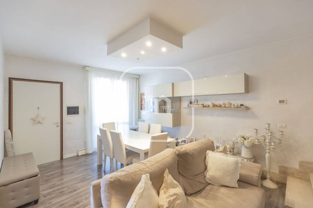 3 bedrooms House in San Cesareo, Italy No. 375286