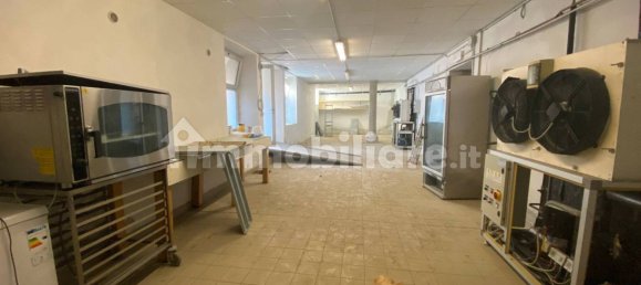 180m² Warehouse in Guarene, Italy No. 166265 3