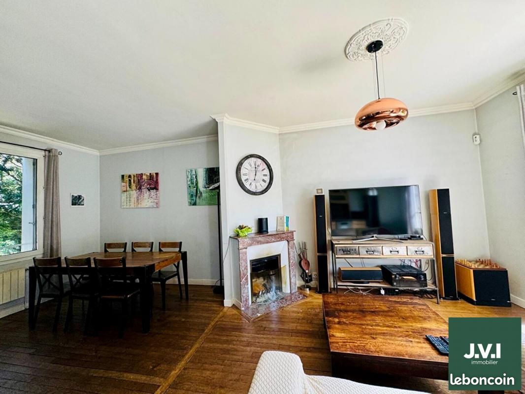 4 bedrooms House in Montmorency, France No. 181046