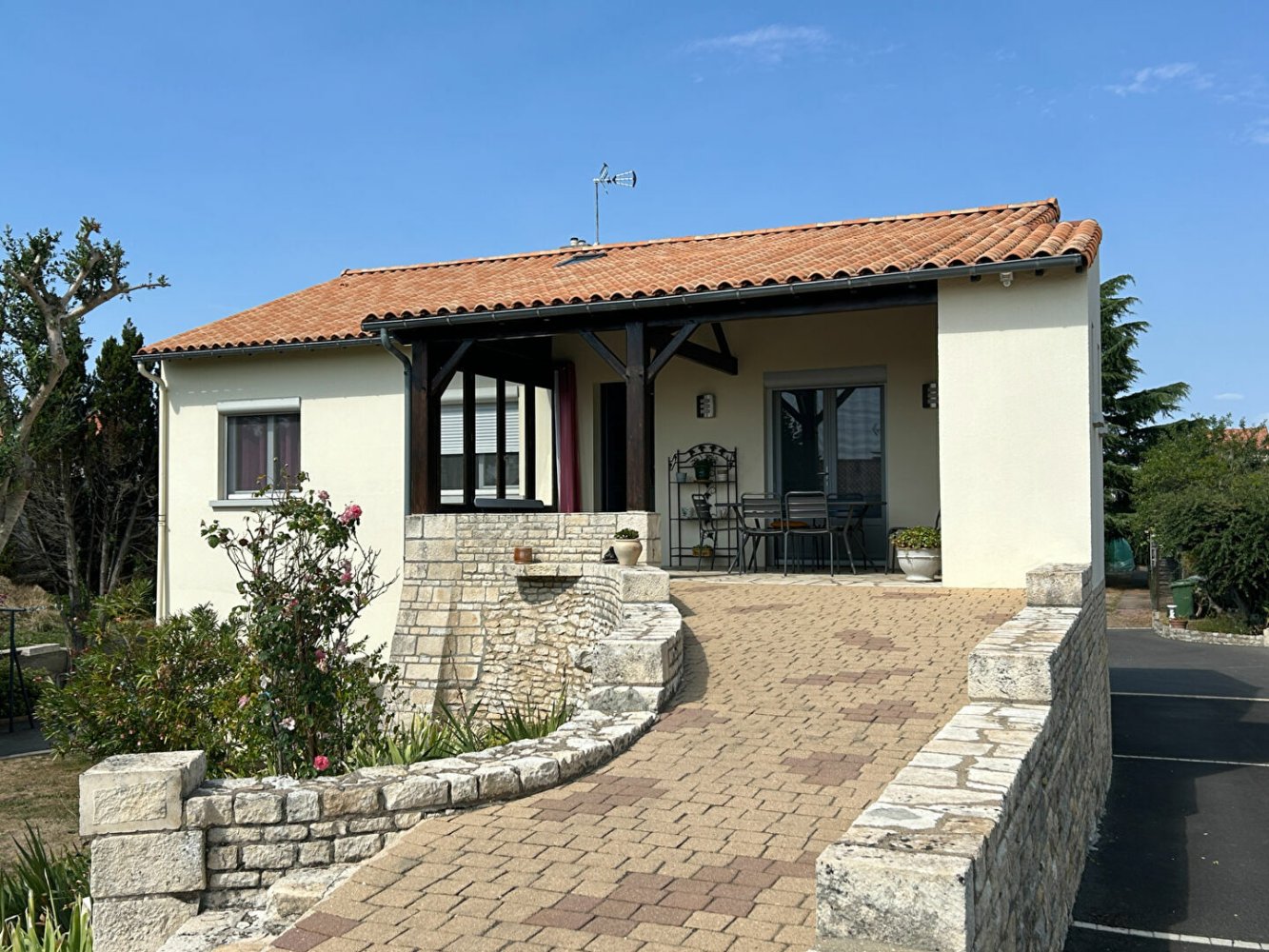 4 bedrooms House in Niort, France No. 357427