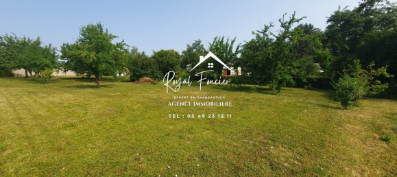 Casa de 3 dormitorios en Saint-Flovier, France No. 89731 14