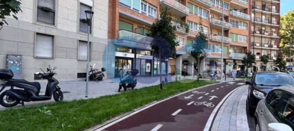 2 bedrooms Apartment in Milan, Italy No. 371041 7