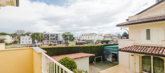 4 rooms Duplex in Cervia, Italy No. 15370 18