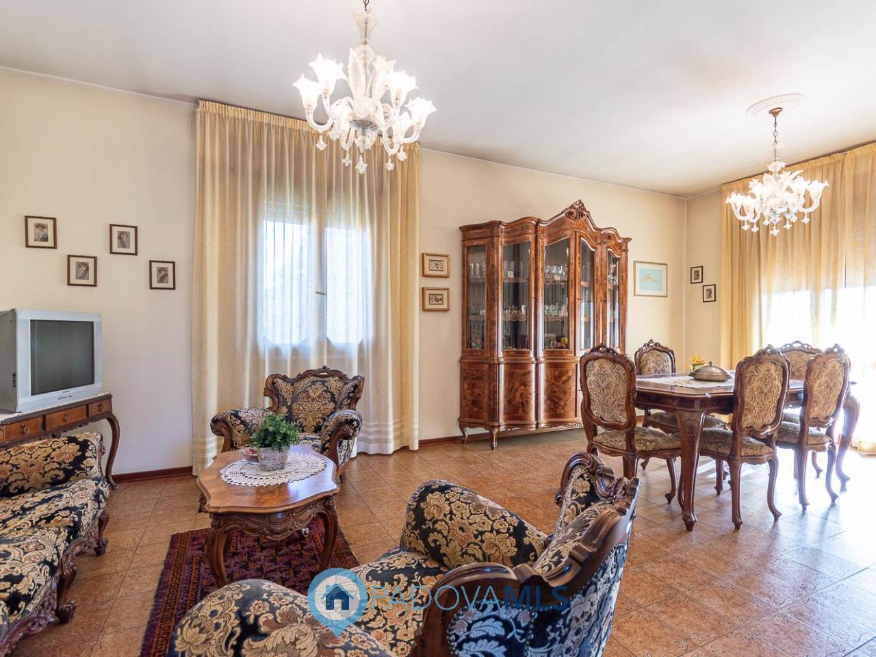 12-Zimmer Haus in Padua, Italy, Nr. 39360