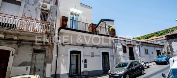  بناية في Catania, Italy 144متر مربع رقم 52197 2