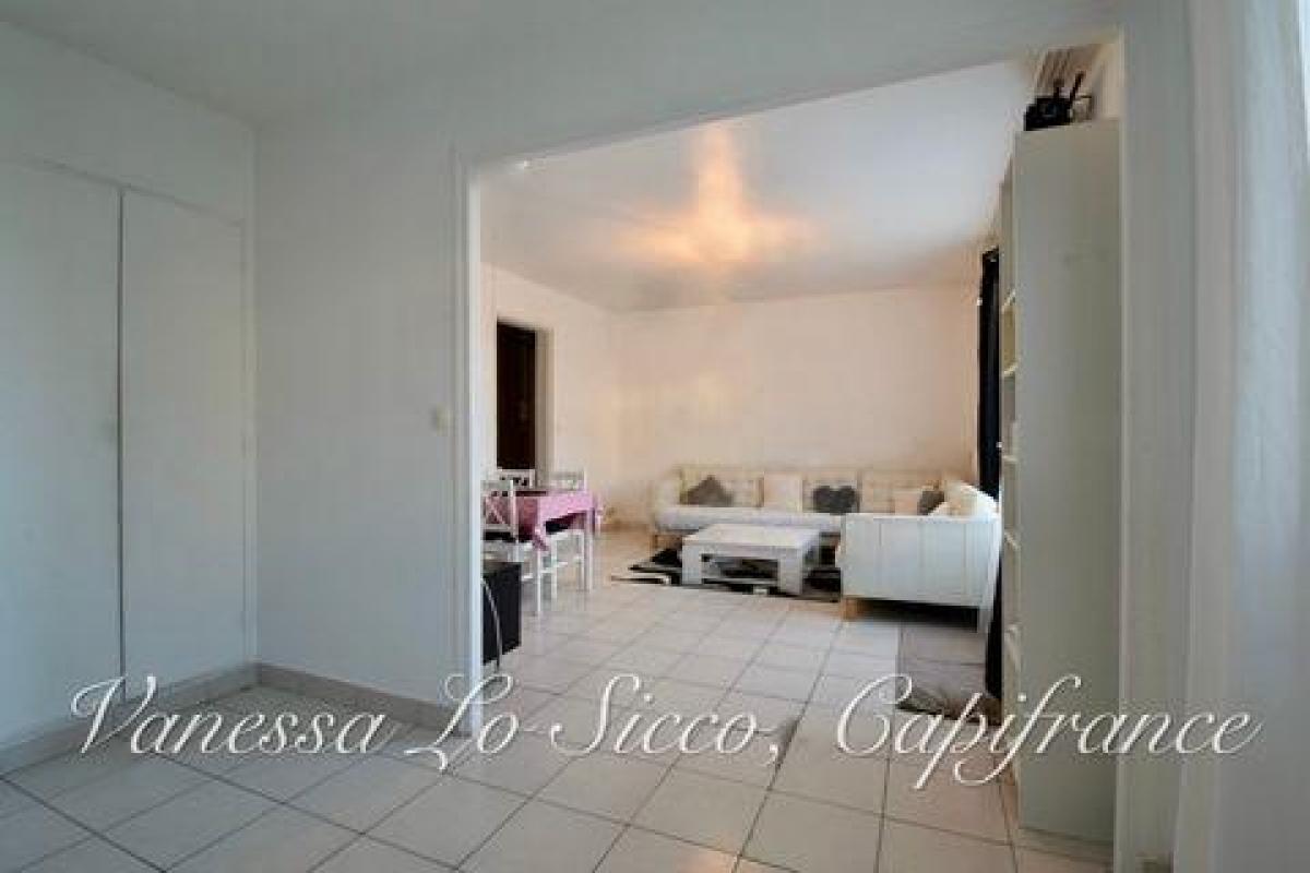 3 bedrooms Condo in Toury, France No. 14136