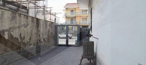 5 rooms Building in Frattamaggiore, Italy No. 24067 13
