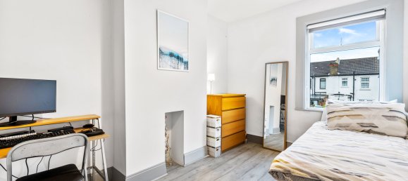 2 bedrooms House in Croydon, United Kingdom No. 994 7