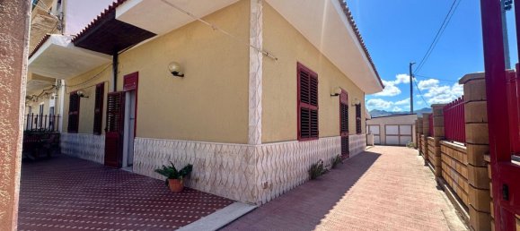 Вилла с 8 комнатами в Барчеллона Поццо ди Готто, Италия № 271724 4