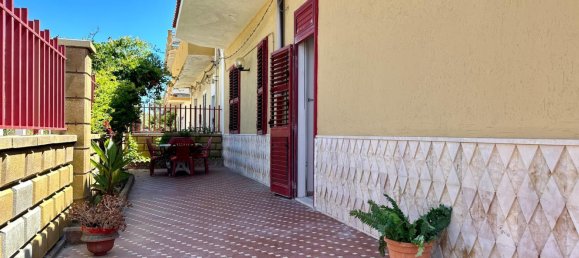 Вилла с 8 комнатами в Барчеллона Поццо ди Готто, Италия № 271724 3