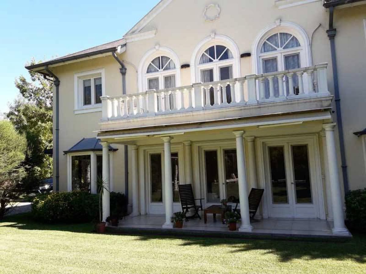 4 chambres Maison à Malvinas Argentinas, Argentina No. 51600