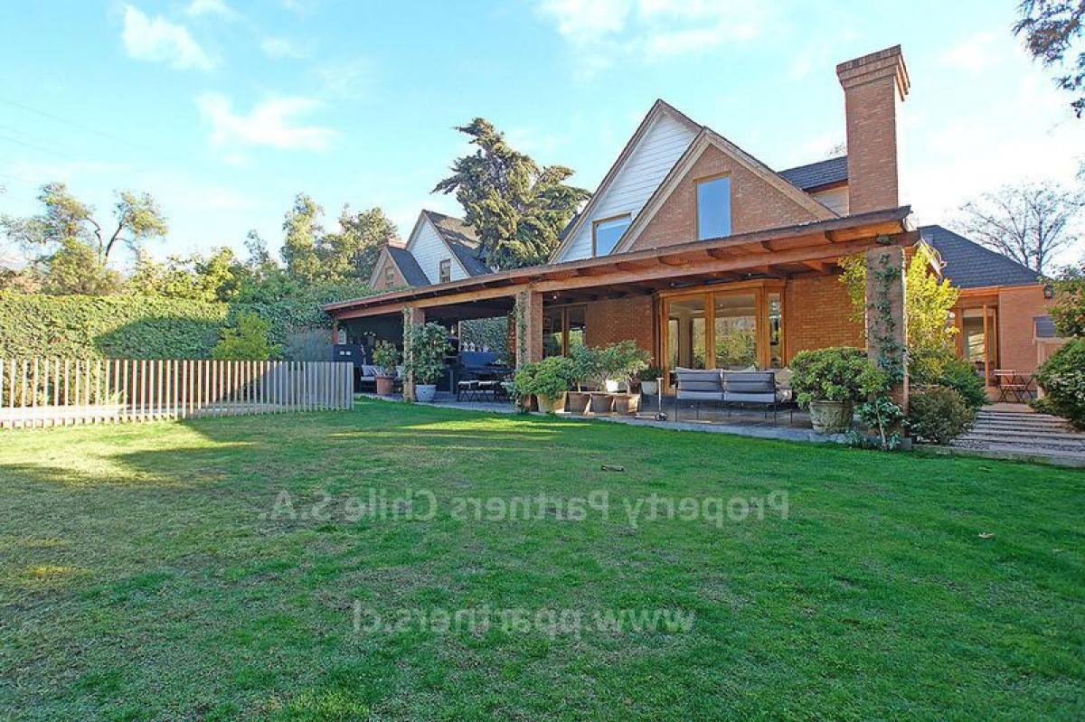 4 bedrooms House in Santiago, Chile No. 4433