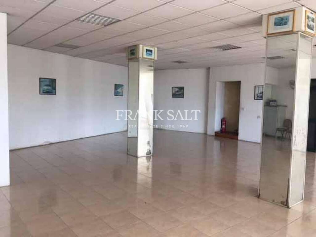 Imóvel comercial com habitação em Paola, Malta 340 m² N.º 13445