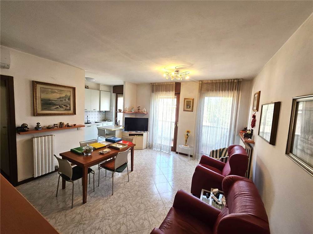 2 bedrooms Apartment in Verona, Italy No. 356350