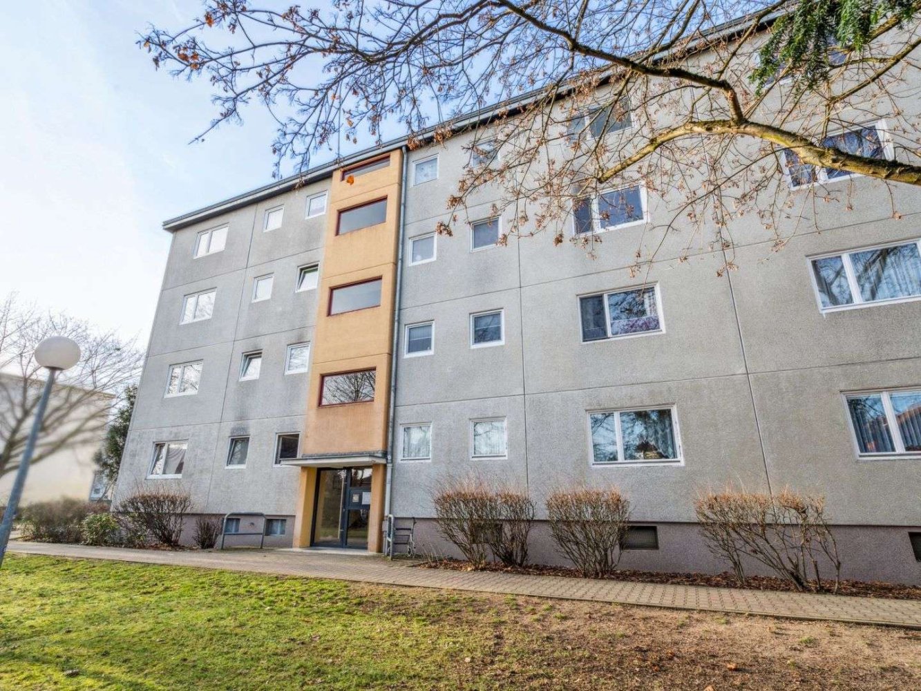 Apartamento de 2 habitaciónes en Falkenhagener Feld, Germany No. 87725