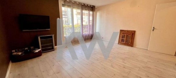 2 Schlafzimmer Wohnung in Reims, France, Nr. 302893 4