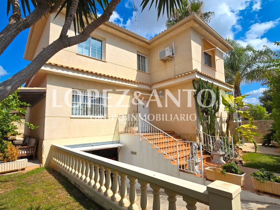 Casa de 4 dormitorios en L'Eliana, Spain No. 167952