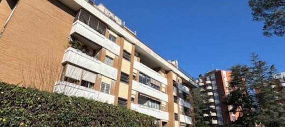 5 rooms Apartment in Rome, Italy No. 10583 3