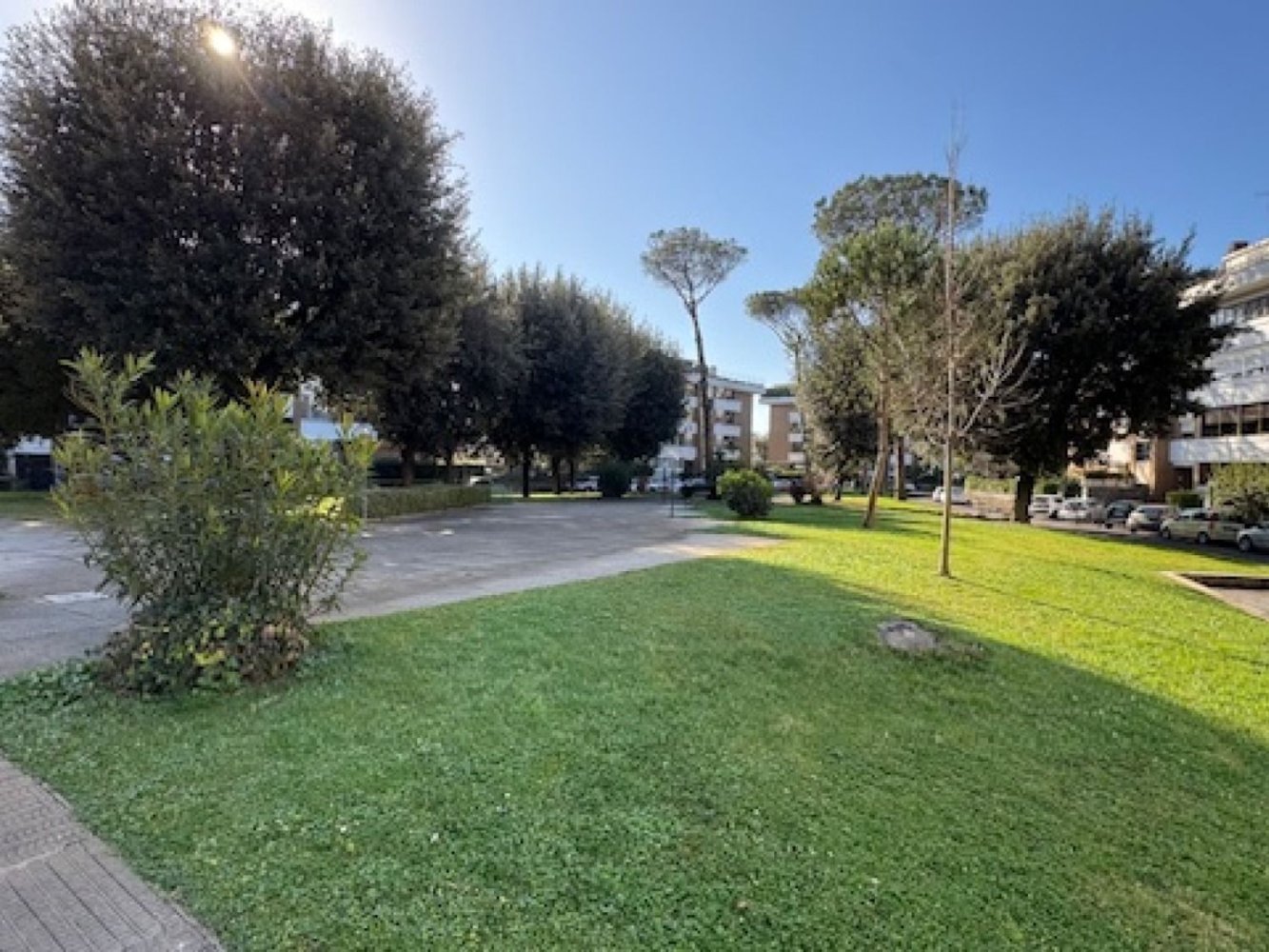 5 rooms Apartment in Rome, Italy No. 10583