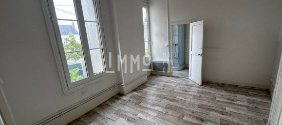 1 bedroom Apartment in Sarthe, France No. 303545 2
