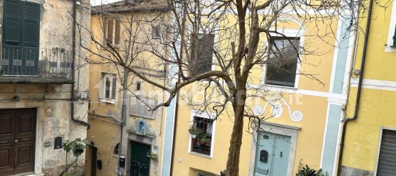 3 bedrooms House in Arcola, Italy No. 104780 3