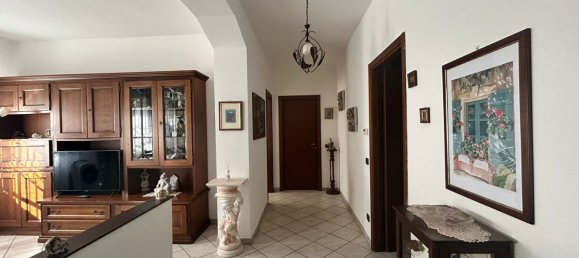 4-Zimmer Wohnung in Modena, Italy, Nr. 26205 9
